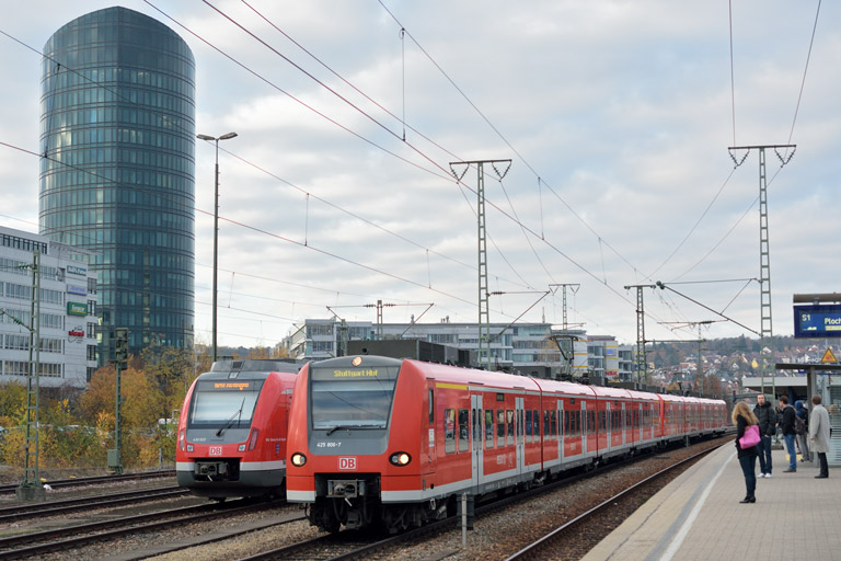 425 806 als RE 19082 bei km 15,6 (November 2015)