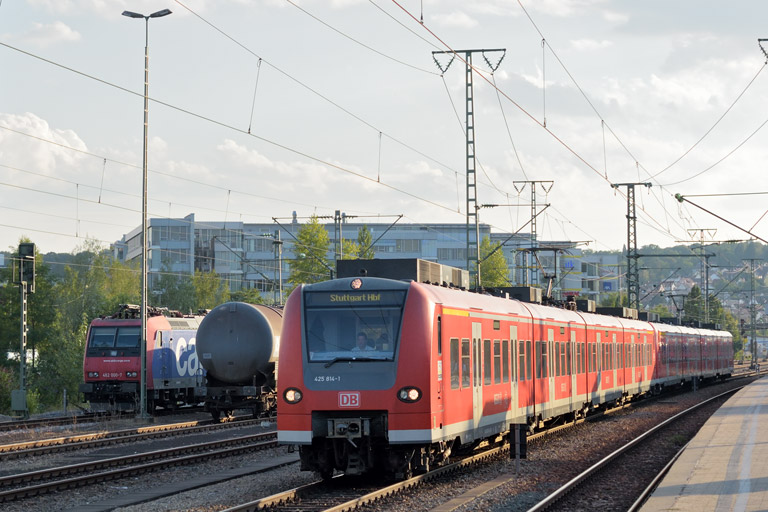 425 814 als RE 19092 bei km 15,6 (September 2015)