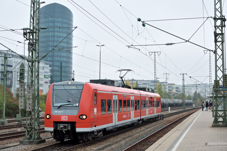 426 514 als Lr 70671 bei km 15,4 (Oktober 2015)