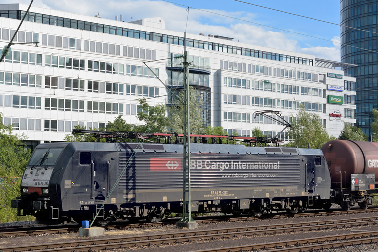 ES 64 F4-282 bei km 15,6 (Juli 2015)