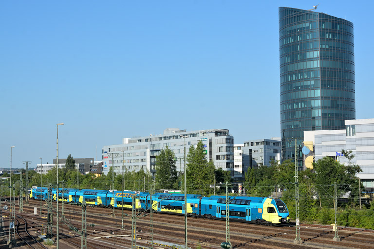 Stadler "Kiss" ET 601 bei km 15,8 (Juli 2015)