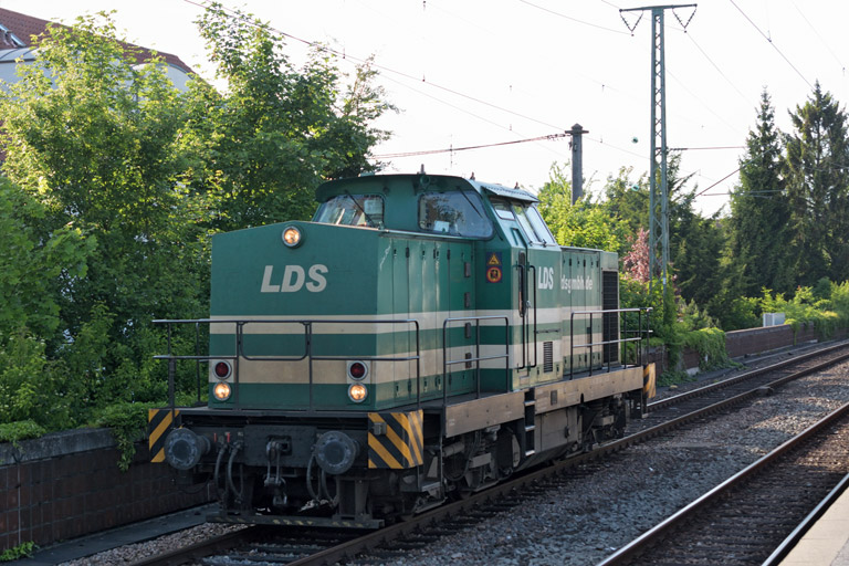 LDS 1 (ex V100) als Tfzf(D) 94591 bei km 16,8 (Mai 2015)