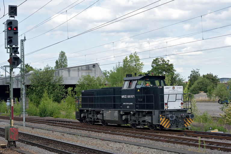 MRCE 500 1571 bei km 15,6 (Juli 2015)