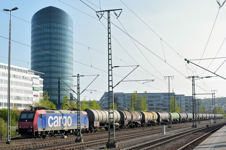 482 018 bei km 15,6 (April 2015)