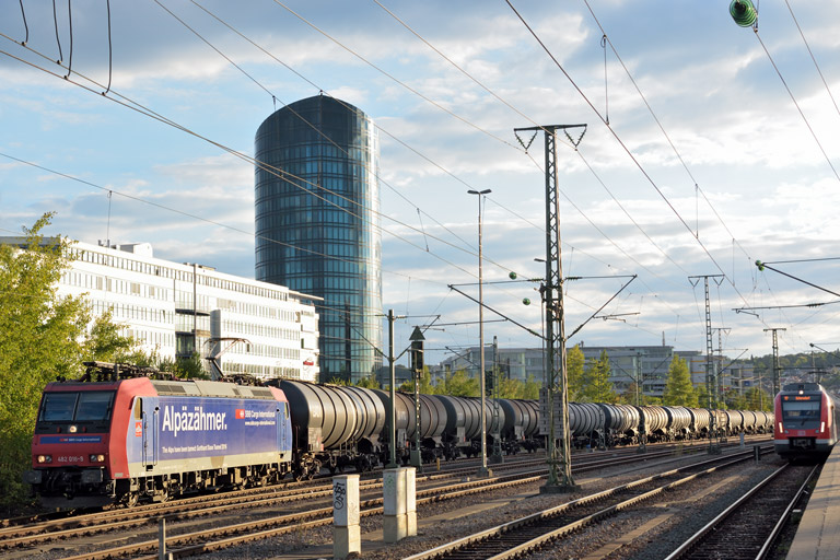 482 018 bei km 15,4 (September 2015)