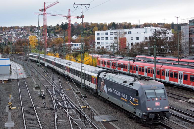 101 004 mit IC 284 bei km 16,0 (November 2016)
