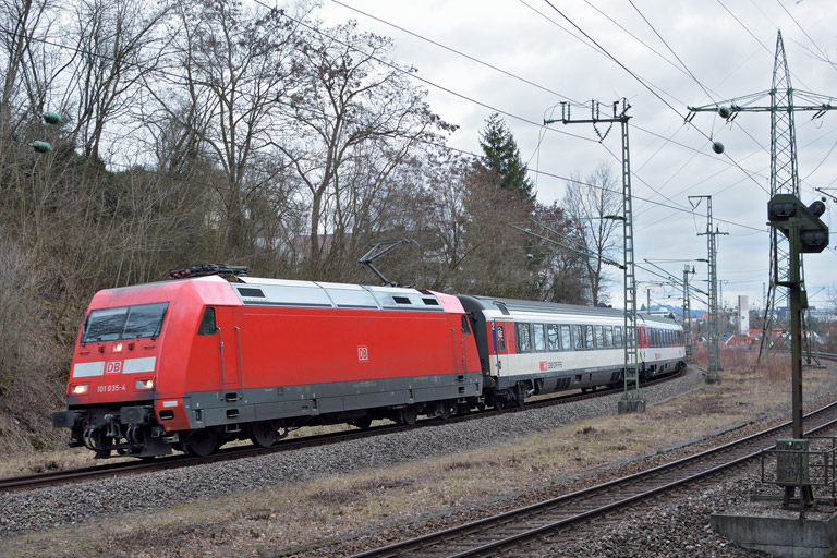 101 035 mit IC 281 bei km 17,4 (M&auml;rz 2016)