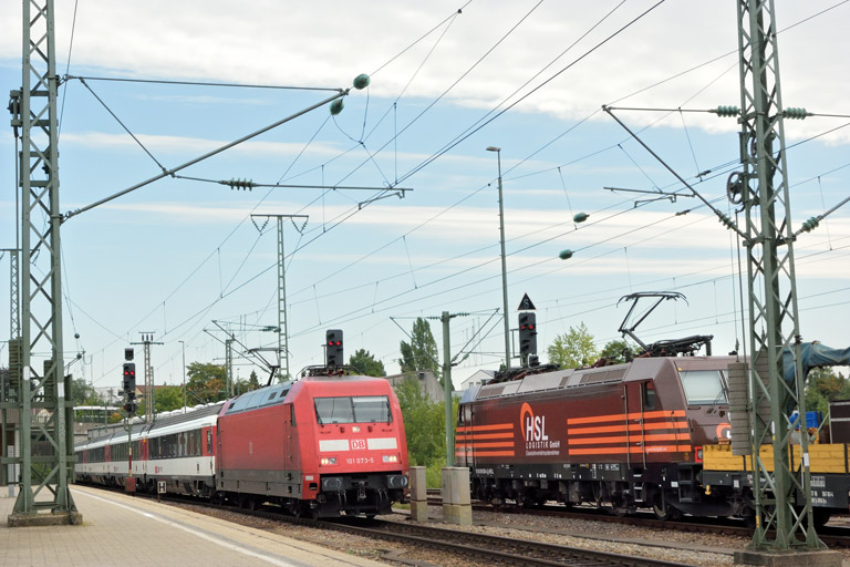 101 073 mit IC 183 und 185 600 bei km 15,4 (August 2016)