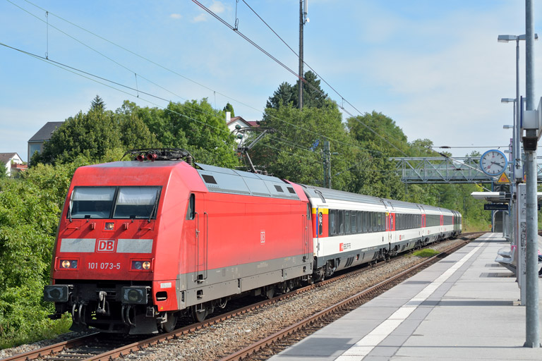 101 073 mit IC 186 bei km 14,2 (August 2016)