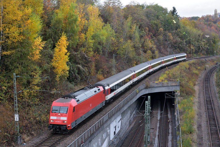 101 090 mit IC 187 bei km 13,8 (November 2016)
