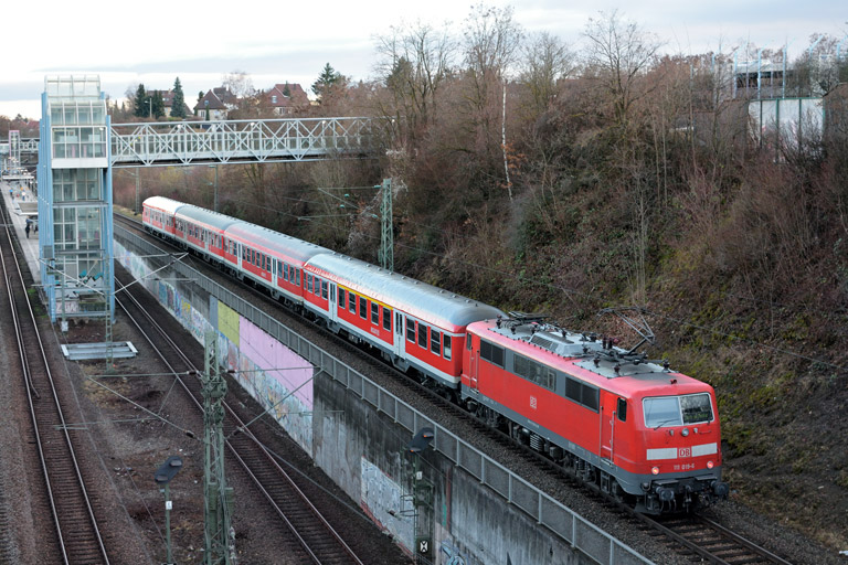 111 019 mit RB 19377 bei km 14,0 (Februar 2016)