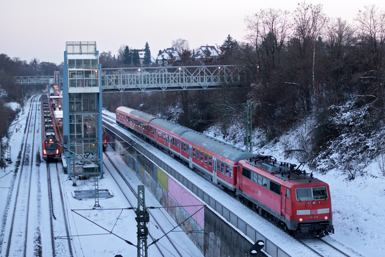111 075 mit RB 19377 bei km 14,0 (Januar 2016)
