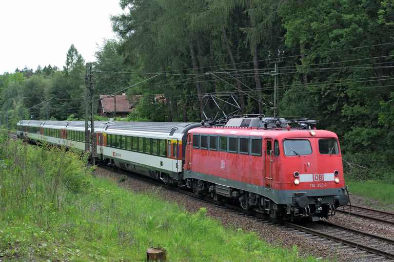 115 350 mit IC 182 bei km 18,2 (Juni 2016)