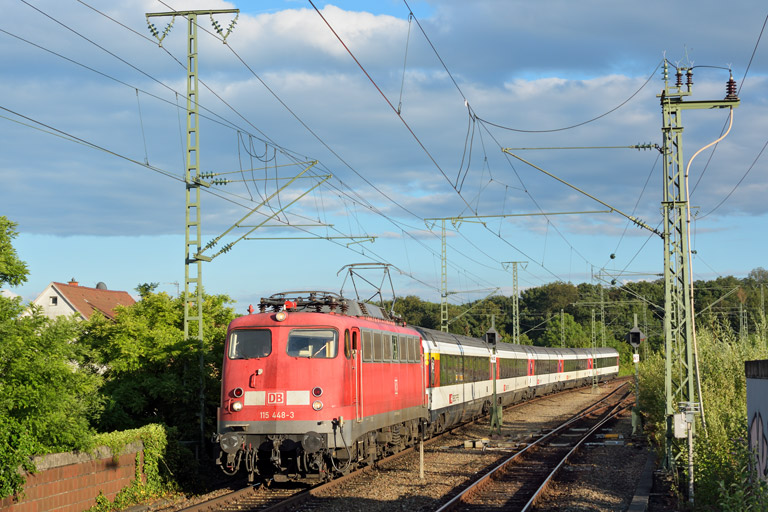 115 448 mit IC 182 bei km 16,8 (Juli 2016)