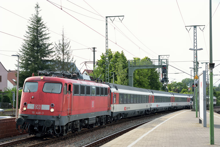 115 448 mit IC 283 bei km 16,8 (Juli 2016)