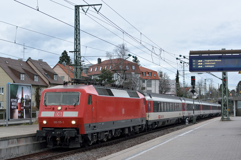 120 115 mit IC 283 bei km 15,6 (M&auml;rz 2016)