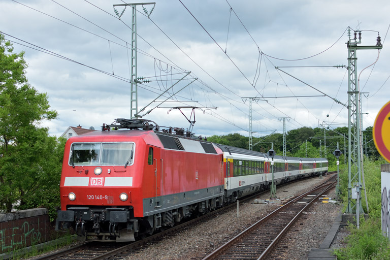 120 140 mit IC 182 bei km 16,8 (Mai 2016)