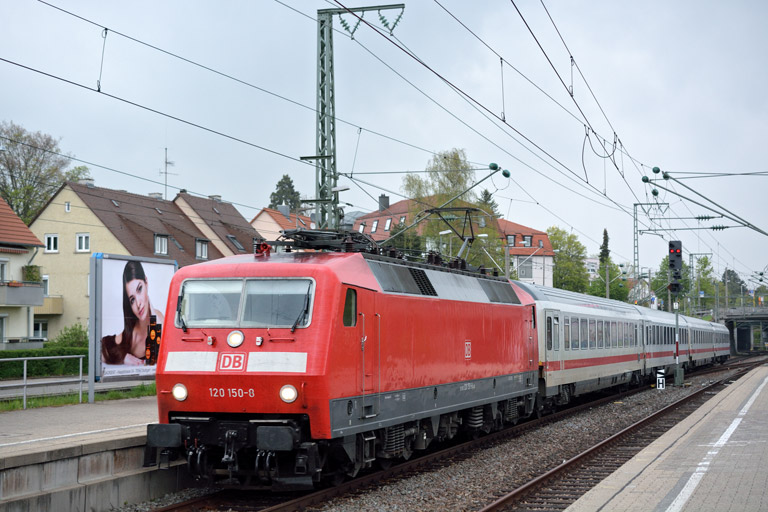 120 150 mit IC 833 bei km 15,6 (Mai 2016)