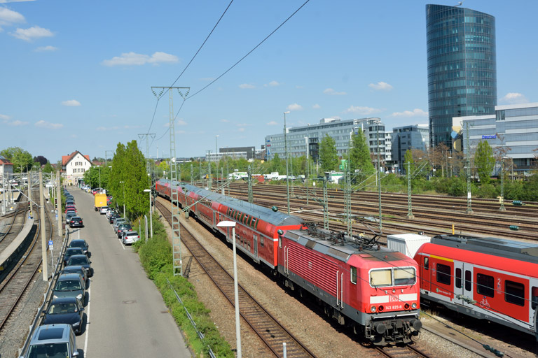 143 825 bei km 15,8 (Mai 2016)
