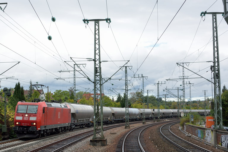 185 011 mit GM 47051 bei km 16,6 (Oktober 2016)