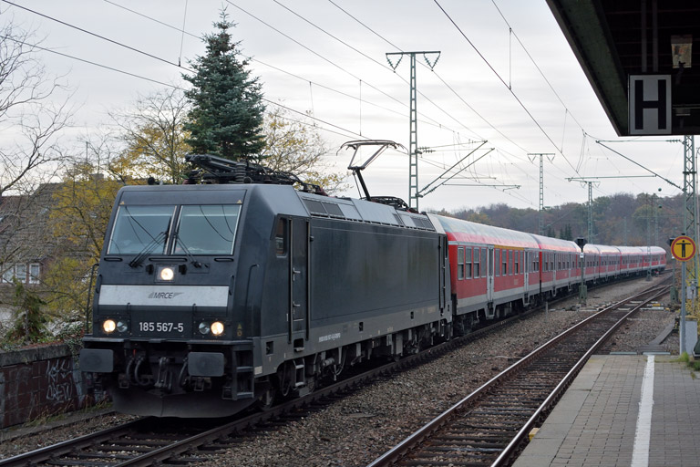 185 567 mit RE 19074 bei km 16,8 (November 2016)