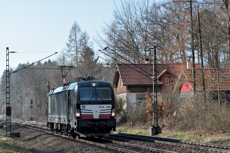 193 600 als Tfzf 92512 bei km 18,2 (Februar 2016)