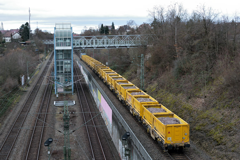 193 854 mit Bauz 92055 bei km 14,0 (Februar 2016)