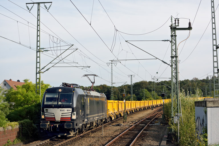 193 859 mit Bauz 75681 bei km 16,8 (September 2016)