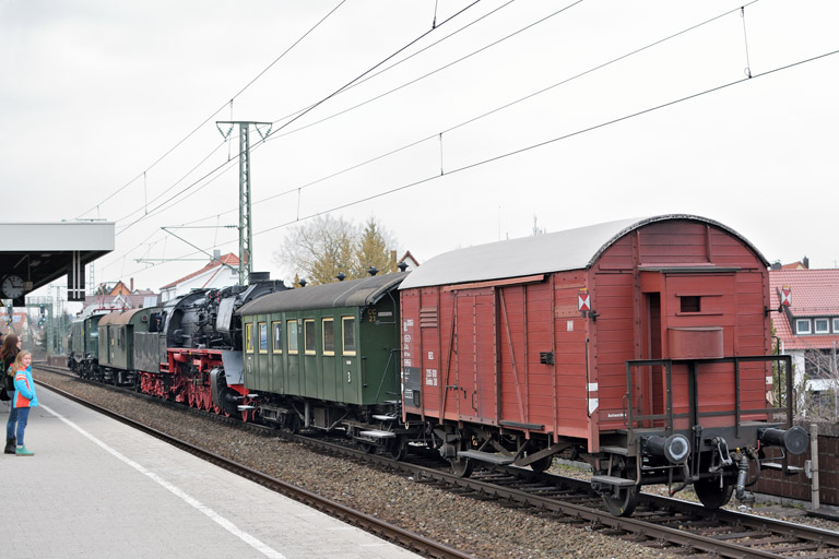 194 088 und 50 3636 mit DbZ 91860 bei km 16,8 (M&auml;rz 2016)