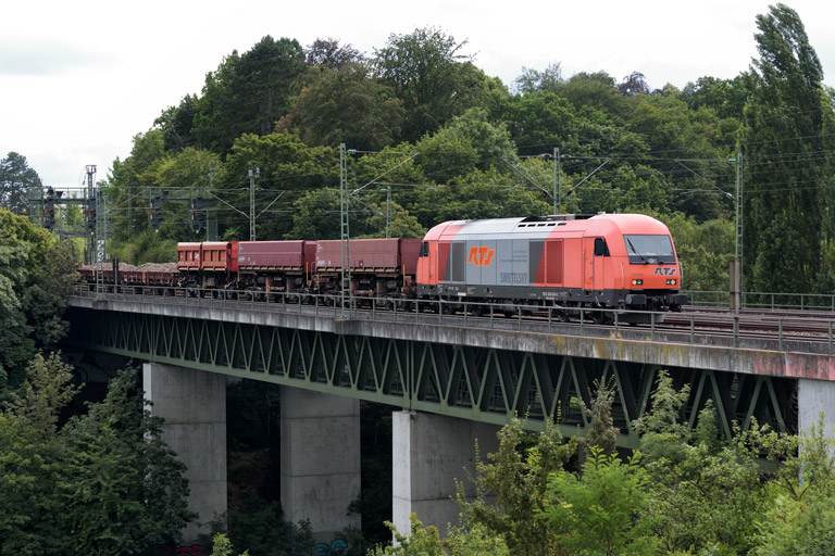 RTS 2016 905 mit DGV 93475 bei km 14,6 (Juli 2016)