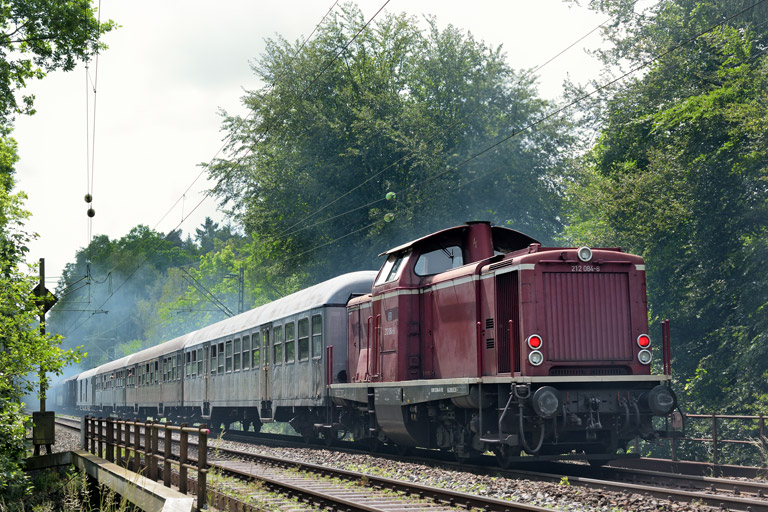 212 084 mit DPE 25073 bei km 18,4 (Juni 2016)
