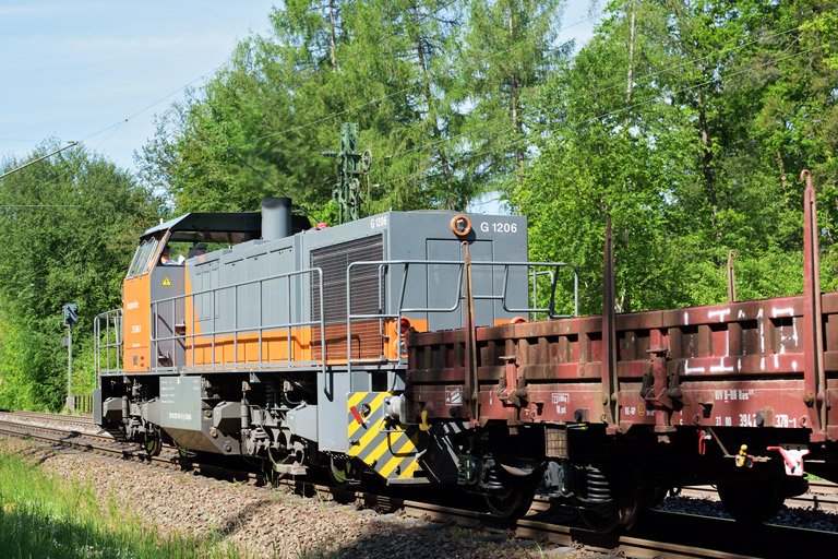275 805 (G 1206) mit Bauz 69863 bei km 18,2 (Mai 2016)