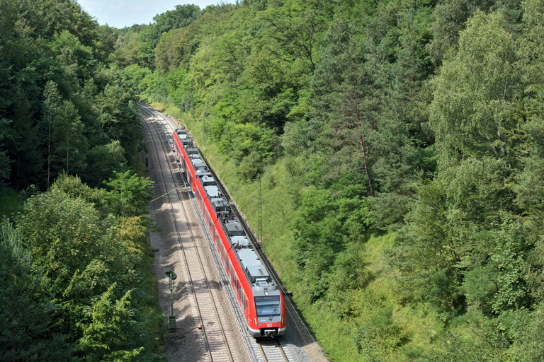 Baureihe 430 als S31 bei km 20,4 (August 2016)