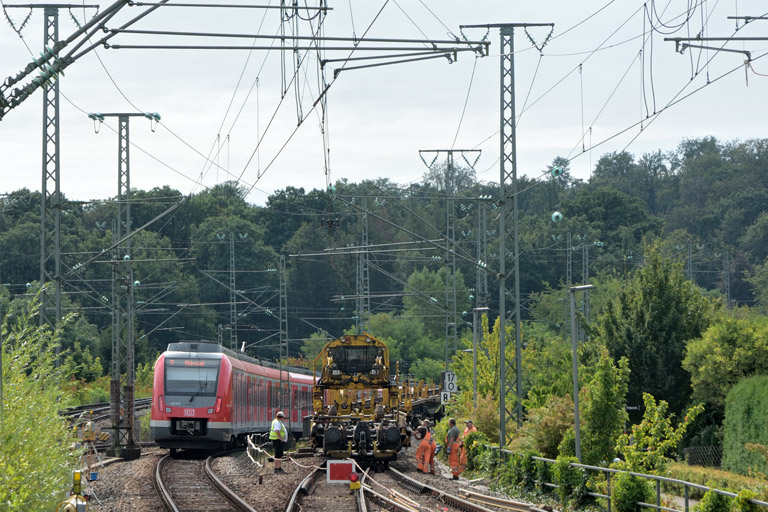 Baureihe 430 als S2 bei km 17,0 (August 2016)