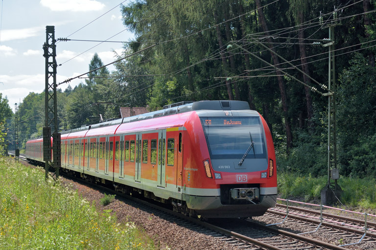 430 563 als S31 bei km 18,2 (Juli 2016)