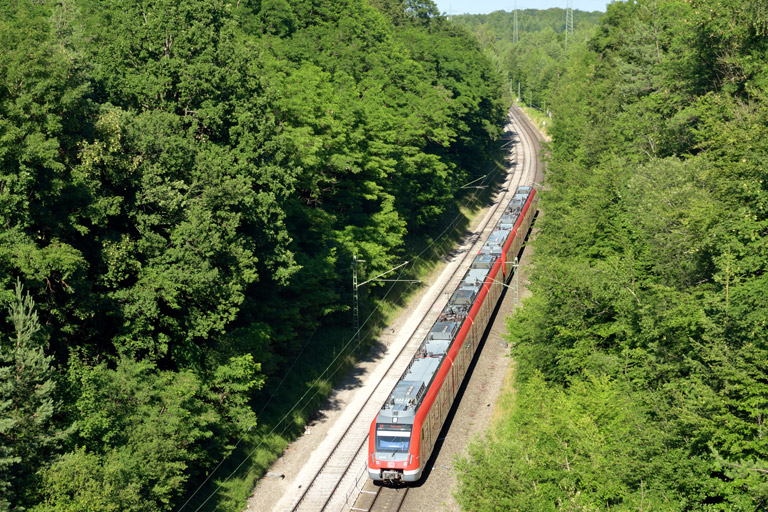 Baureihe 430 als S31 bei km 20,2 (Juli 2016)