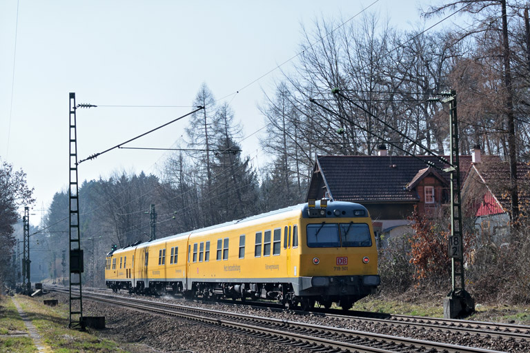 719 001/501 mit Mess-Nbz 93281 bei km 18,2 (M&auml;rz 2016)