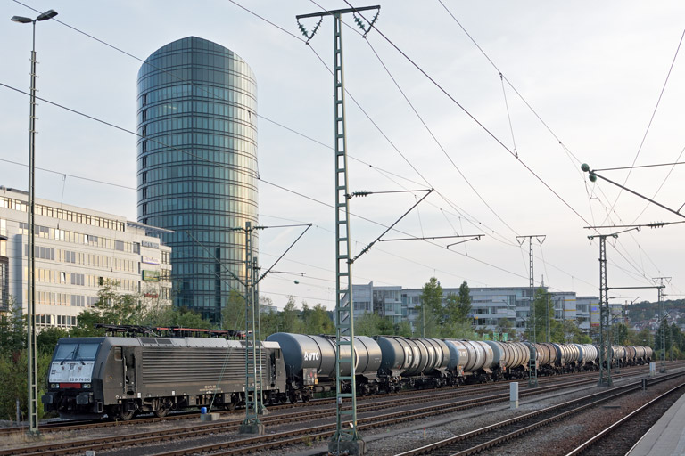 ES 64 F4-990 bei km 15,6 (September 2016)