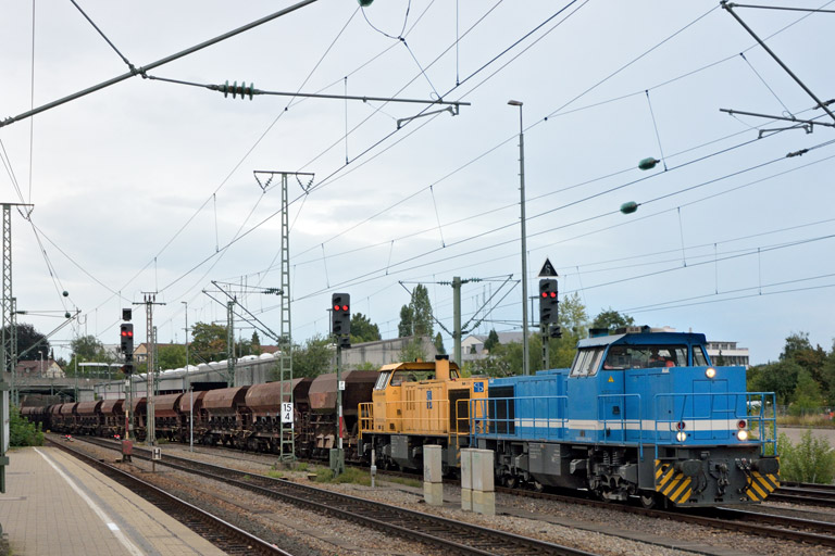 275 843 und 275 846 bei km 15,4 (August 2016)
