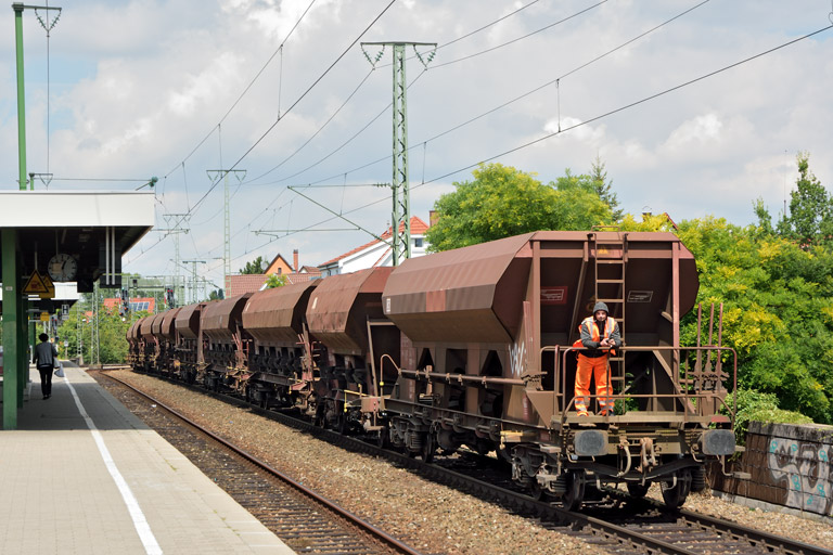 Schotterwagenzug bei km 16,8 (August 2016)