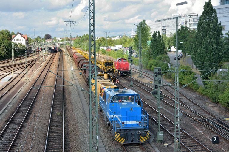 275 843, 275 846 und 213 340 bei km 15,8 (Juli 2016)