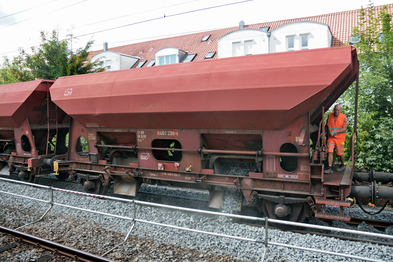 Schotterwagenzug bei km 16,8 (August 2016)