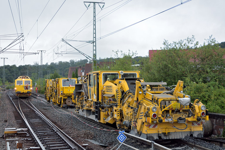 Gleisstopfmaschinen bei km 16,8 (August 2016)