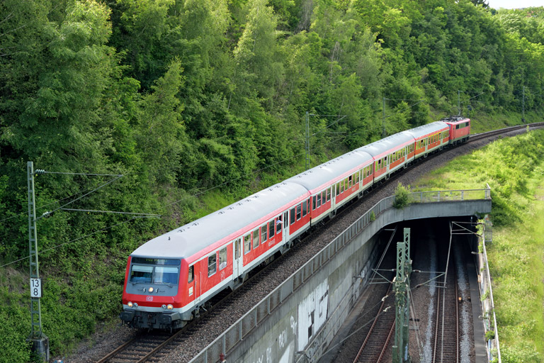 RE 19377 bei km 13,8 (Juni 2016)