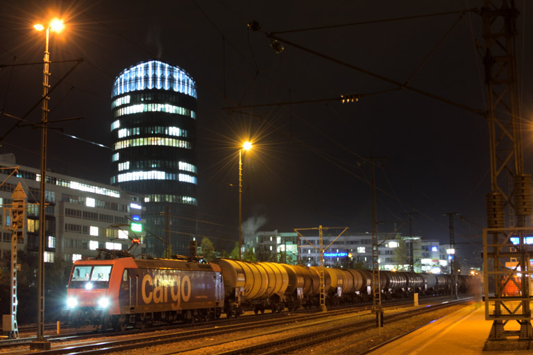 482 008 bei km 15,6 (November 2016)