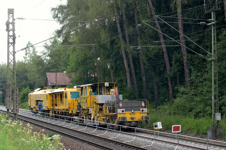 Gleisstopfmaschine bei km 18,2 (Juli 2016)