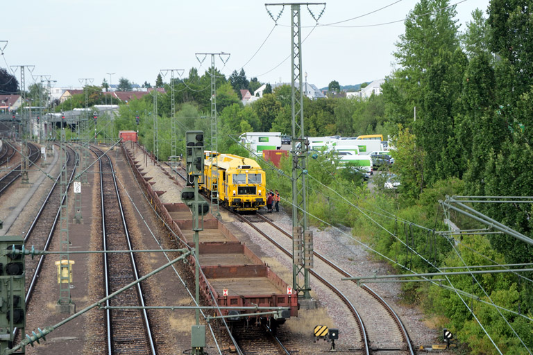 Gleisstopfmaschine bei km 15,6 (Juli 2016)