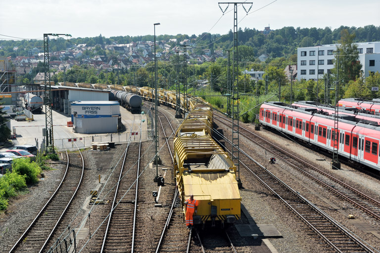 Gleisbauzug bei km 16,0 (August 2016)