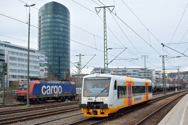 Regioshuttle VT 431 und 482 027 als DLr 88711 bei km 15,6 (Januar 2016)
