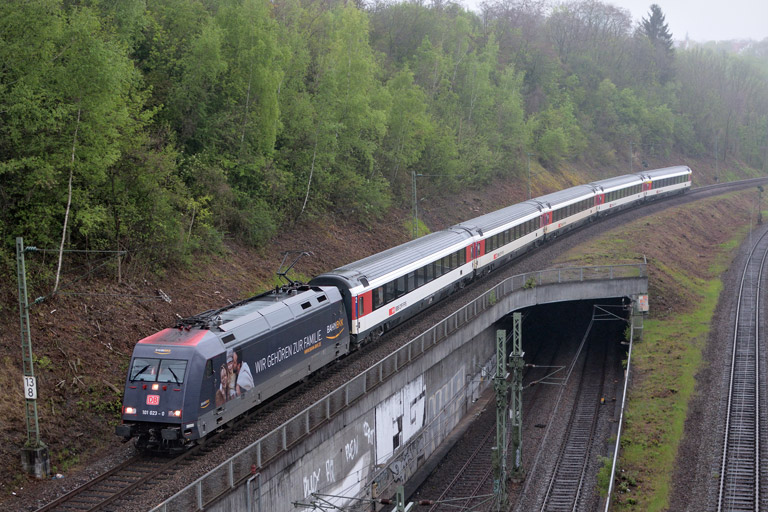 101 023 mit IC 283 bei km 13,8 (Mai 2017)